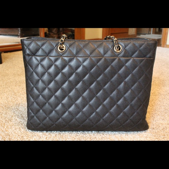 Chanel handbag - Picture 3 of 3